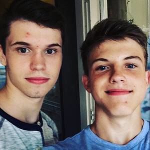 Meet your Posher, Ethan